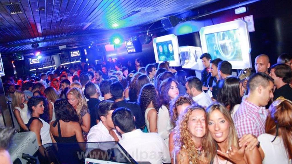 Vida nocturna en Málaga. Mejores bares de fiesta